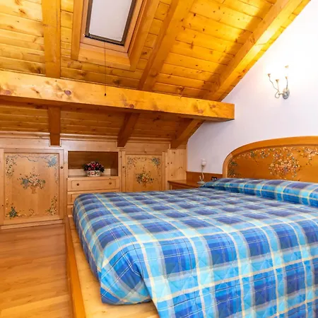 Apartment Mansarda Lungolago *