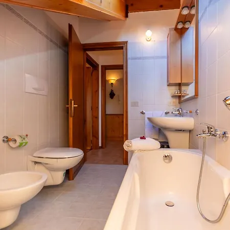 Apartment Mansarda Lungolago