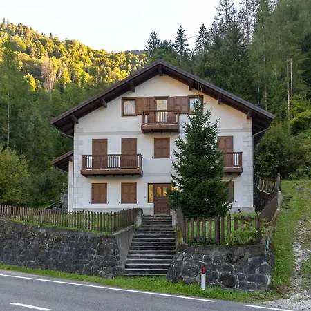 Mansarda Lungolago Apartmán